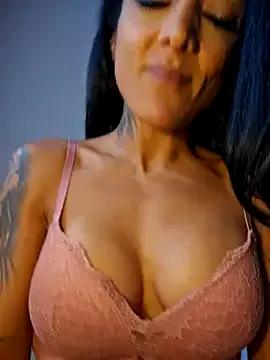 Freechat miatemptress69 on StripChat