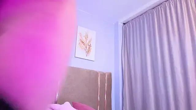 Freechat SALOME_F0X_ on StripChat