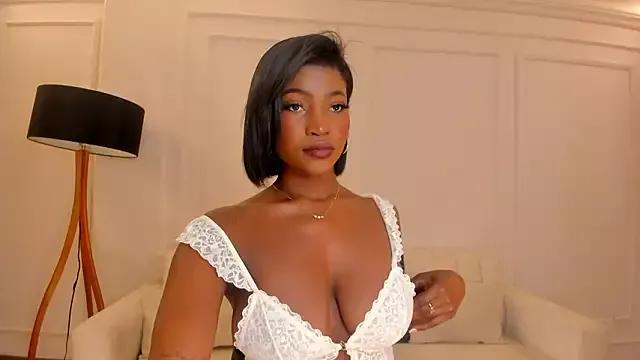 SavannahStorm on StripChat 