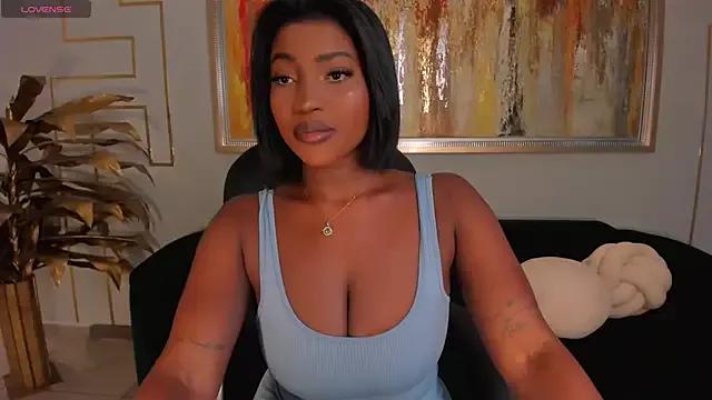 SavannahStorm on StripChat 