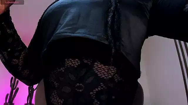 SavannahStorm on StripChat 