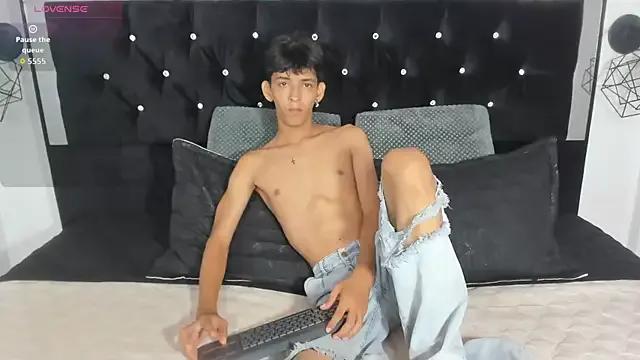 Freechat Sebas_cat on StripChat