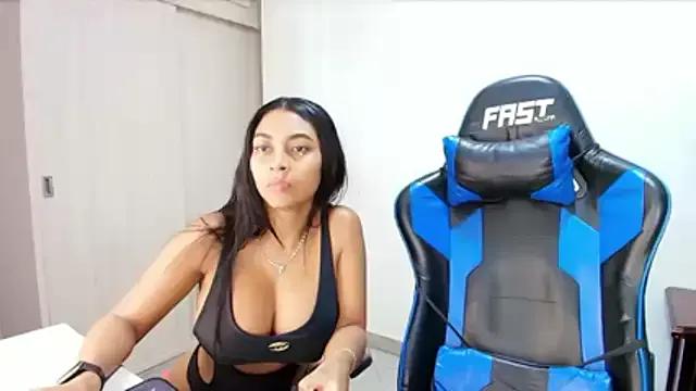 sophia_and_alex — masturbate with tits