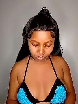 Freechat SquirtQueen222 on StripChat