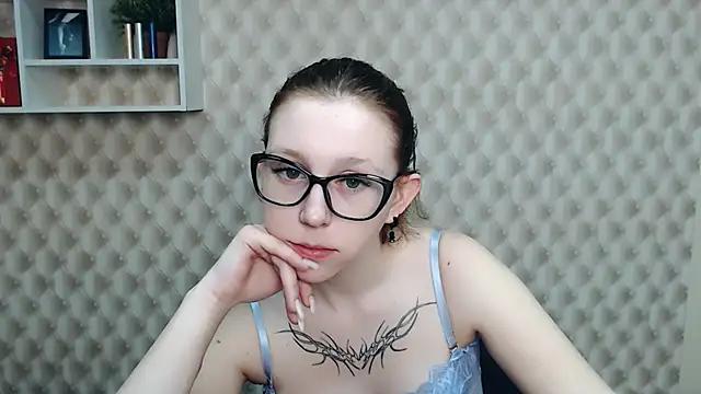 _MiraGold_ from StripChat is Freechat