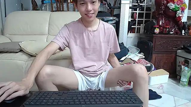 andrewooi from StripChat is Freechat