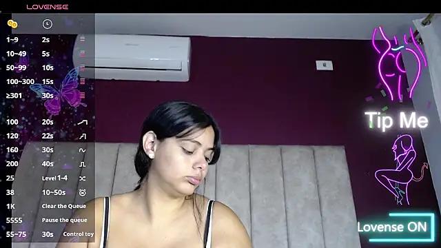 AngelineFox from StripChat is Freechat