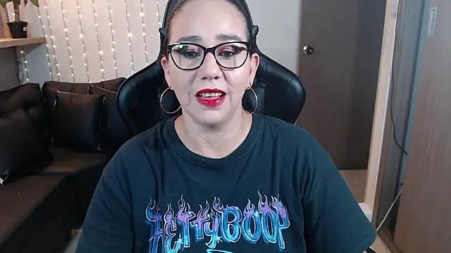 ashleylove_prg from StripChat is Freechat