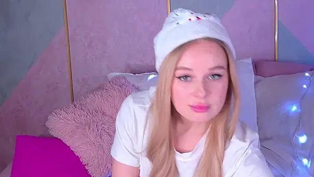 BeatriceEsmont from StripChat is Freechat