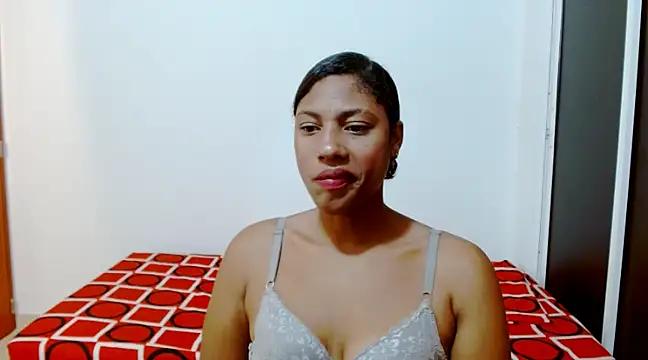 bigass_queen2 from StripChat is Freechat