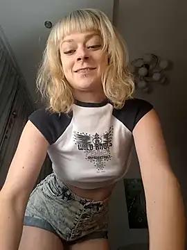 cosmickittenmeow from StripChat is Freechat