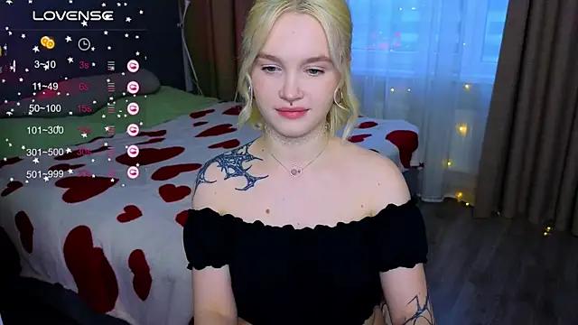 cute_summer_breathe from StripChat is Freechat