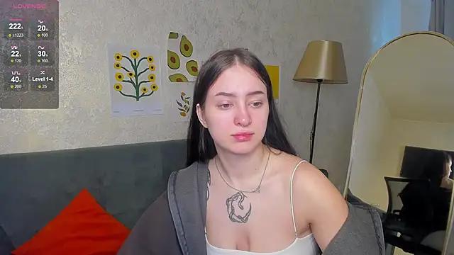 emilymuw from StripChat is Freechat