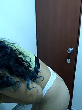 isabella_beauty_01 from StripChat is Freechat