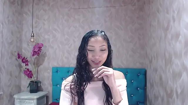 MadelineDoll from StripChat is Freechat