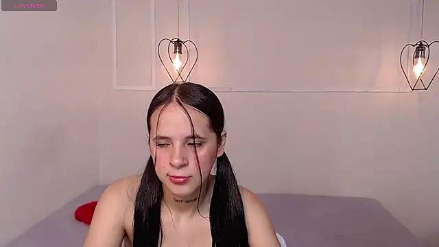 MilaRose4 from StripChat is Freechat