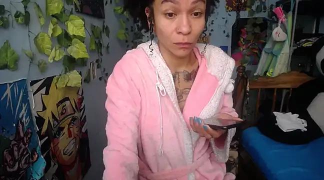 nicole_ink from StripChat is Freechat