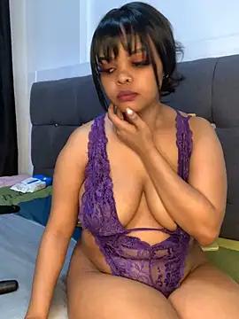 prettycaramel from StripChat is Freechat