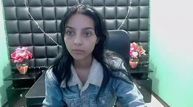 Sarira_Love from StripChat is Freechat