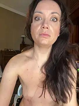 SweetLera from StripChat is Freechat