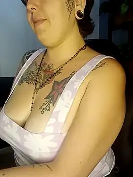 Y8ur_F8ck1ng_Queen from StripChat is Freechat